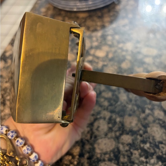 Antique Brass Iron with Wooden Handle - Picture 6 of 8